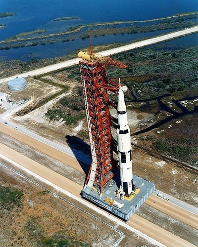 Apollo saturn crawler - apollo, 10