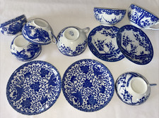 Porcelaine fine au motif bleu , Japon , tasses , sous tasses