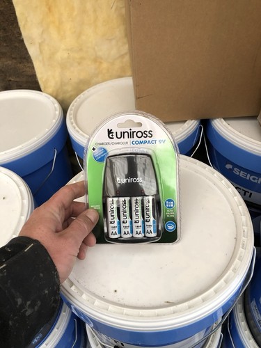 Chargeur piles - chargeur,