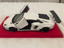 LAMBORGHINI AVANTADOR LIBERTY WALK 1:18 BLANCHE AUTOART