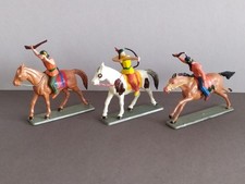 STARLUX FARWEST CAVALIERS INDIENS ensemble de plusieurs figurines lot 3