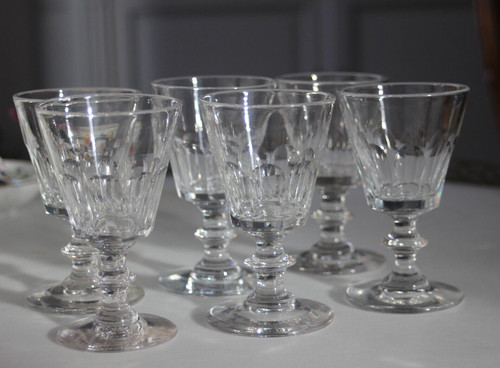 Verres vin blanc anciens - à,