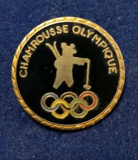 RARE BROCHE JEUX OLYMPIQUES  DE GRENOBLE CHAMROUSSE SKI SIGNÉ ARTHUS BERTRAND 