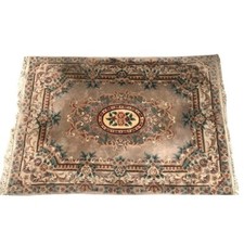 Tapis en laine à décor floral, de style chinois