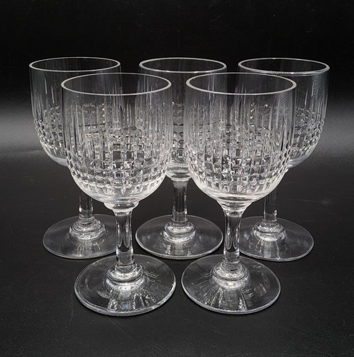 Série cinq verres vin - série,