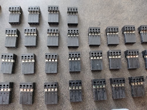 Lot connecteurs burndy - 60,