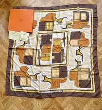 Carré Foulard Hermès LES