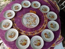12 Assiettes et 1 Plateau de