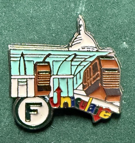 Pin thème transport - pin’s,