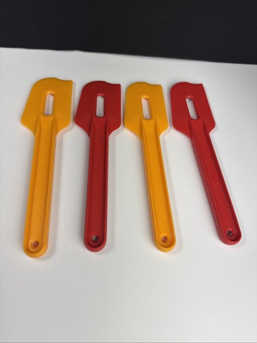 Tupperware paddle spatula - 8",