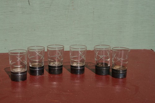 Lot verres liqueur sur - de, à