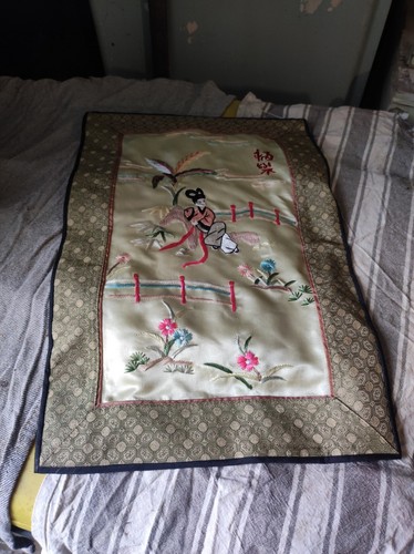 Magnifique broderie soie - magnifique,