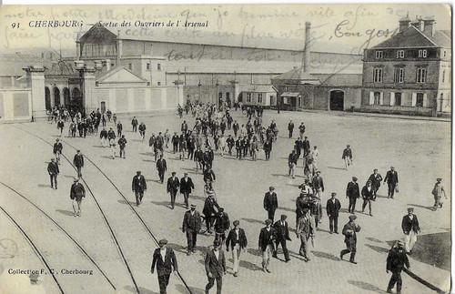 Cpa animée cherbourg sortie - animée,