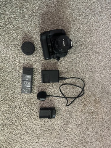 Canon t7i with battery - with,