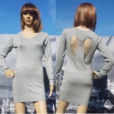 Robe pull grise, aîles d'ange