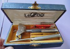 ANCIEN RASOIR MANUEL "LE COQ" DANS SON COFFRET