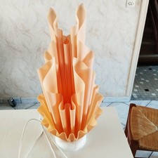 lampe de salon design pas de