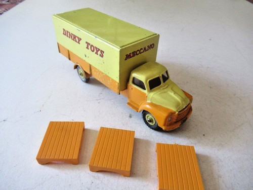 Dinky toys ref - 930, bedford
