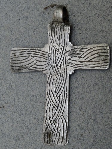 Nouvelle annonceancienne croix - nouvelle,