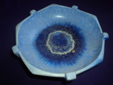 ÉLÉGANTE COUPE SUR PIED EN GRÈS INTÉRIEUR ÉMAILLÉ BLEU MOUGIN NANCY ART DÉCO