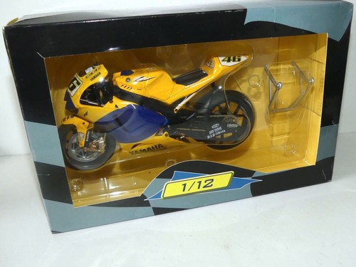 Moto yamaha yzr 2006 v - gp,