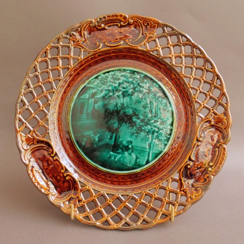 Assiette ajourée faïence - -,