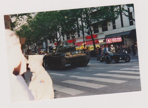 Photo ancienne char - 🎞️,