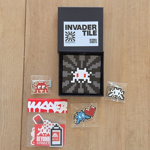 Invader tile black sunset - invader,