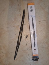 Balai d'essuie glace  classic Carrefour B17 état neuf ( 600 mm  )