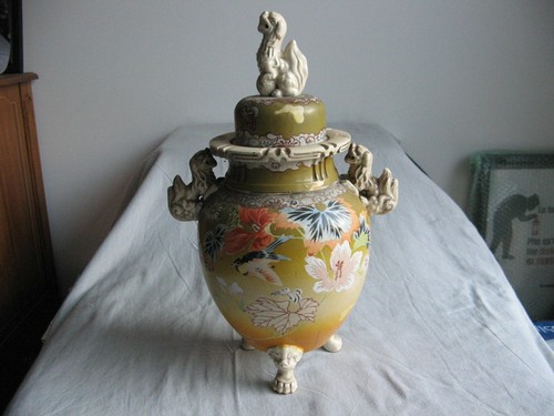 Magnifique grand pot - , couvert