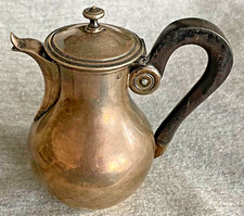 France. Théiére en Argent