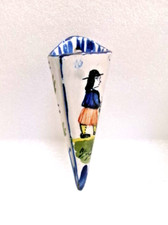 Bouquetière conique en