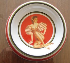 objet publicitaire lucky strike cigarette tabac tobacco cendrier ashtray pin up