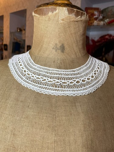 Dentelle ancienne petit col - dentelle,