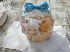 une grosse bonbonniere en