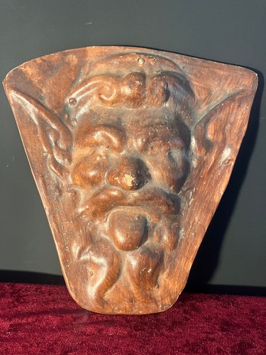 Bas relief tête dieu pan - bas-relief,
