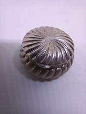 Petit pilulier ou pot à ongue