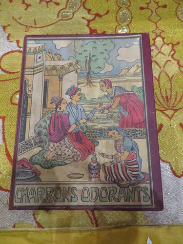 Ancienne boite publicitaire - ,