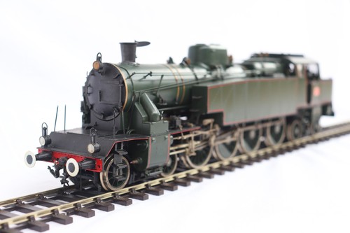 Locomotive vapeur 242 6 - à,