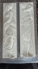 Paire Bas Relief Nymphes en plâtre ciré - D'après les nymphes de Jean Goujon