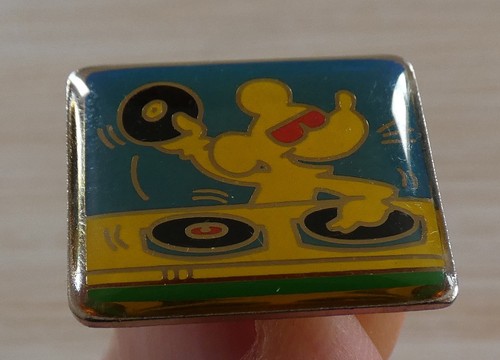Rare pin disney mickey dj - pin's,