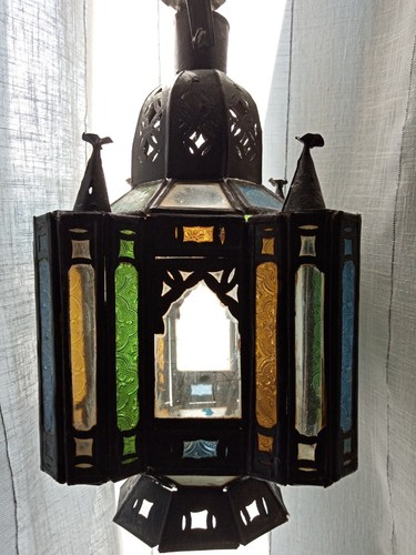 Lanterne orientale ancienne