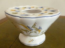  FAIENCE DE MOUSTIERS VASE