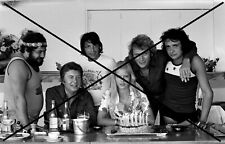 PHOTO DE HERVE VILARD JOHNNY HALLYDAY CARLOS SARDOU SYLVIE VARTAN 1973