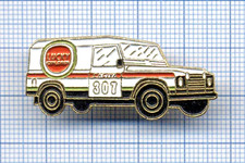 Pin's LAND ROVER Lucky Strike