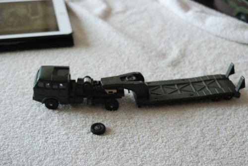Dinky supertoy porte char - porte,