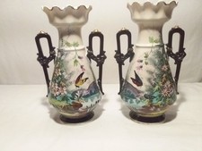 PAIRE DE VASES EN OPALINE.