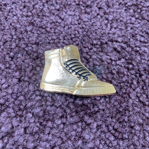 Justin bieber gold shoe pin - justin,