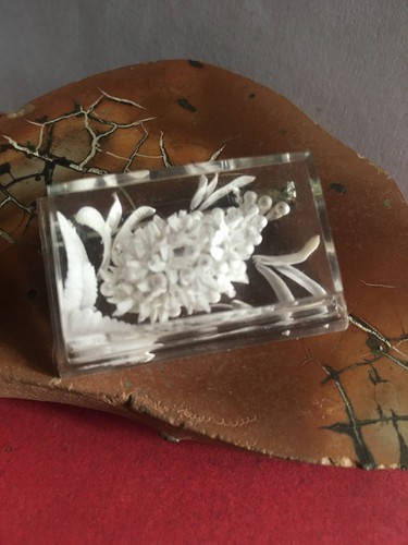 Ancienne broche lucite - ancienne,