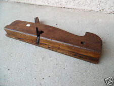 (n°136) old tool / plane / OUTIL ANCIEN, rabot, fer dans une lime.